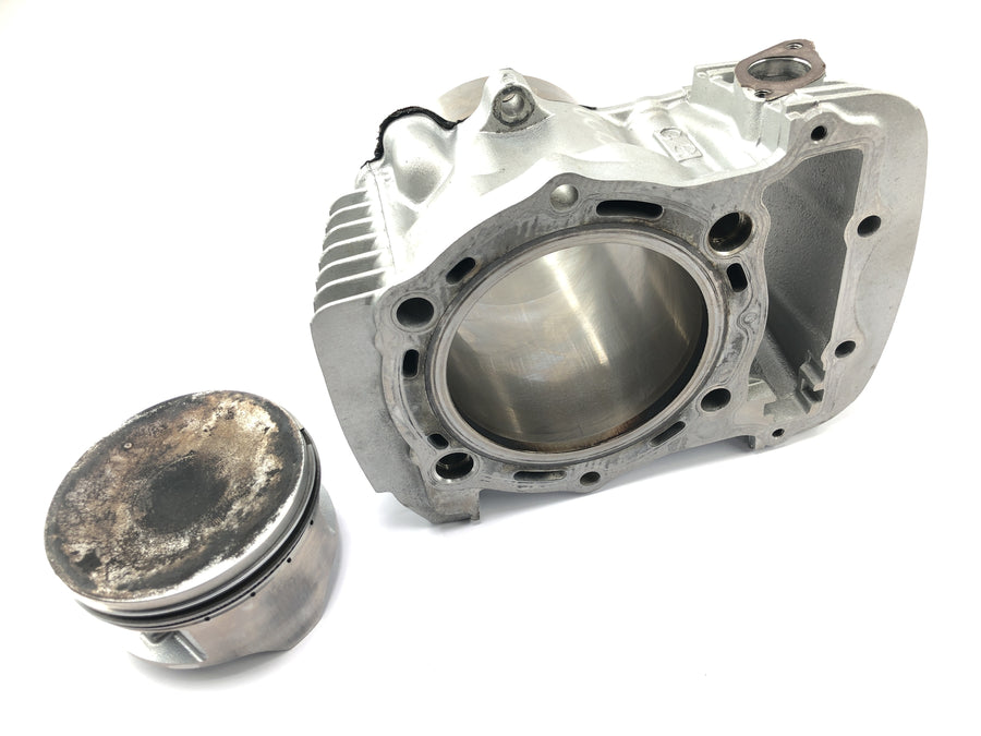 Kawasaki VN 1600 Classic VNT60A [2007] - cylinder with piston at the front
