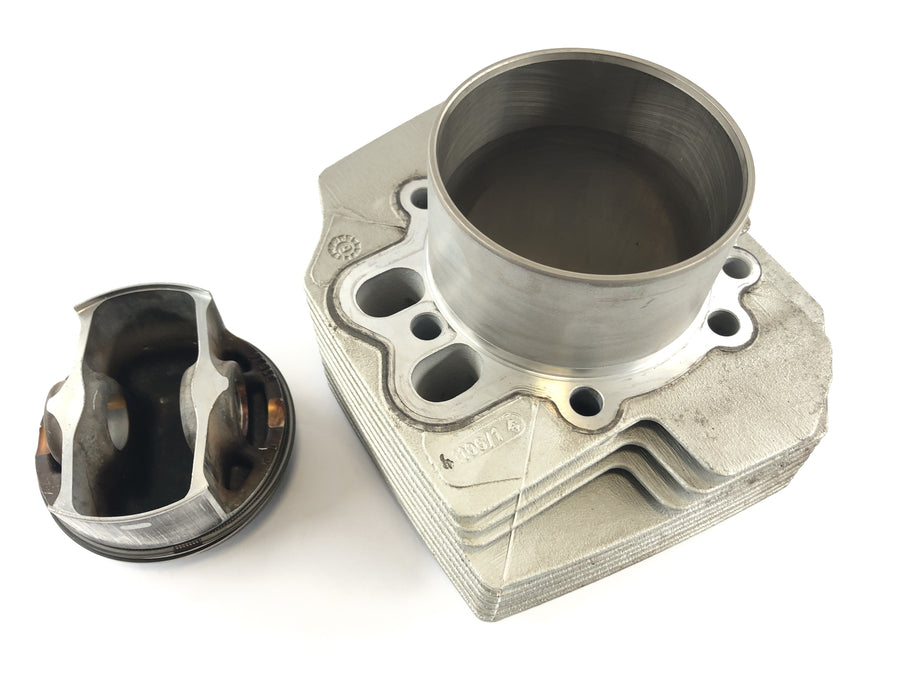 Moto Guzzi Norge 1200 [2006] - cylinder with pistons on the right