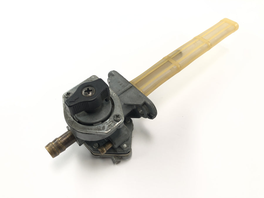 Kawasaki GPZ 1100 ZXT10E [1997] - petrol tap fuel tap fuel valve