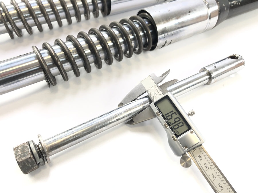 Moto Guzzi V7 Special [1971] - Fork telescopic fork with axle