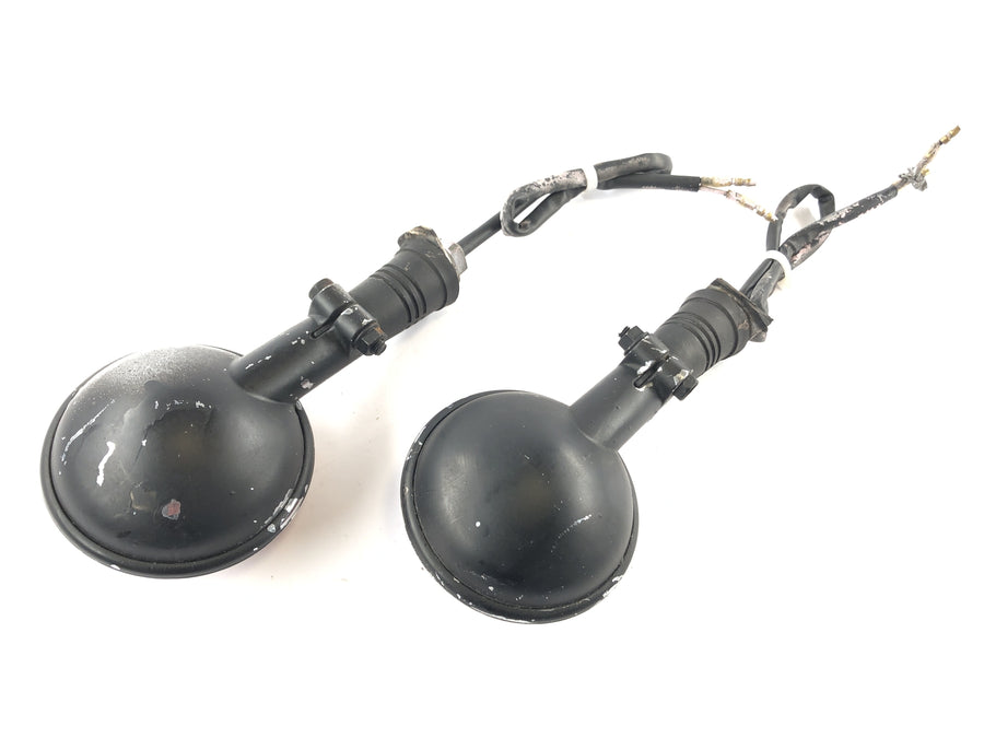 Yamaha V Max 1200 2we [1996] - turn signal at the back and right
