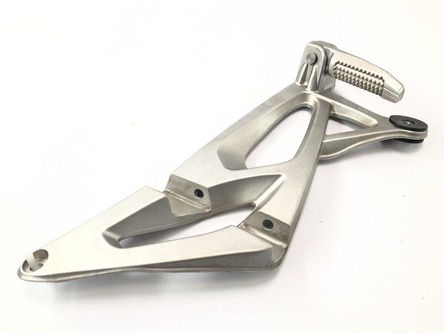 BMW K 1200 S K12S [2004] - Passenger footrest on the right with footrest plate