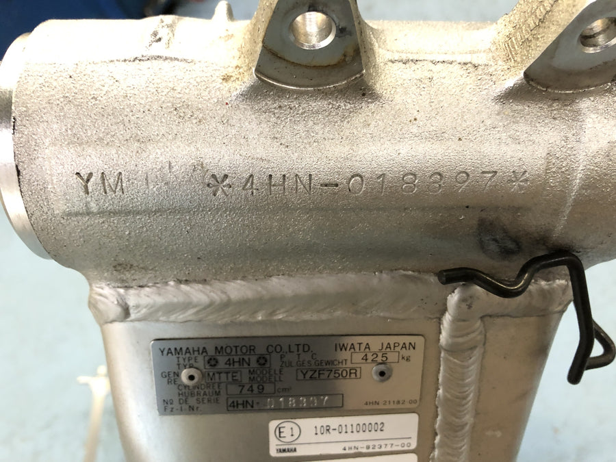 Yamaha YZF 750 R 4HN [1996] - frame with papers