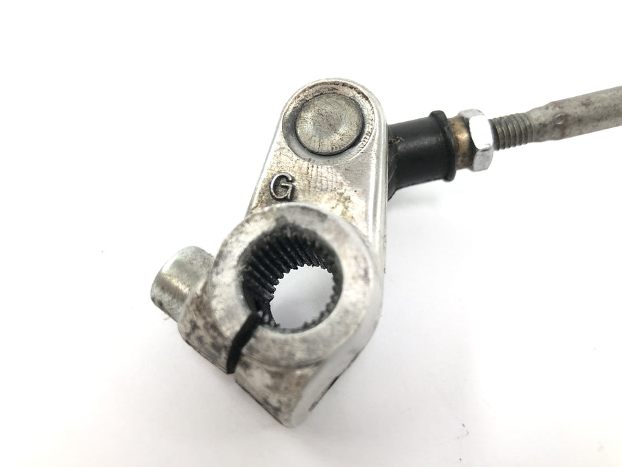 Yamaha YZF 750 R 4HN [1995] - Driver's footrest system on the left with shift pedal and linkage
