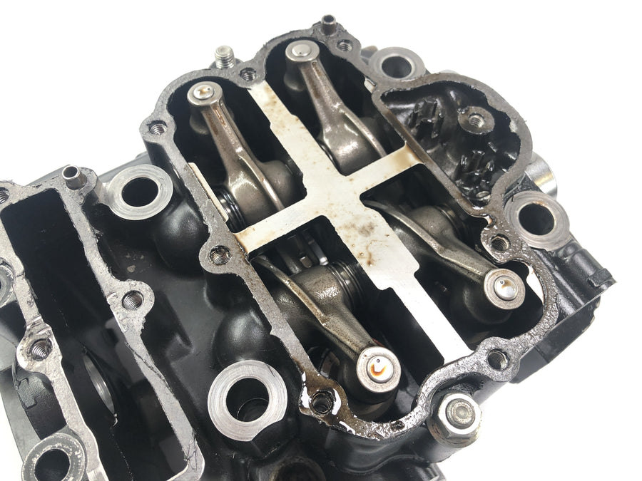 Kawasaki VN 1500 Classic VNT50D [2001] - cylinder head in front