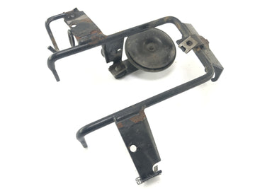 Yamaha XT 125X [2004] - Front fairing bracket with horn - 0