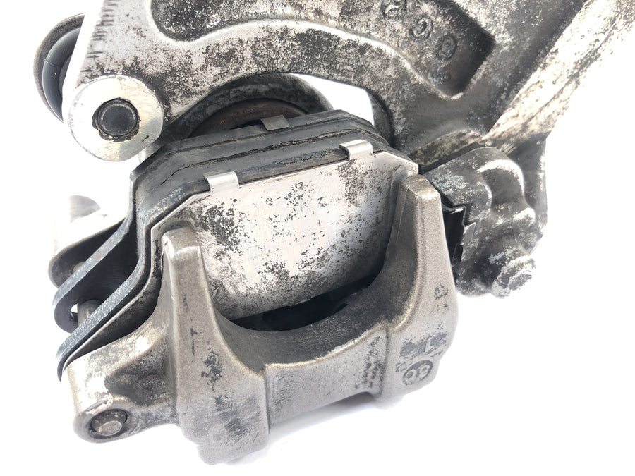 Honda NX 650 RD02 [1989] - brake caliper at the back with anchor plate