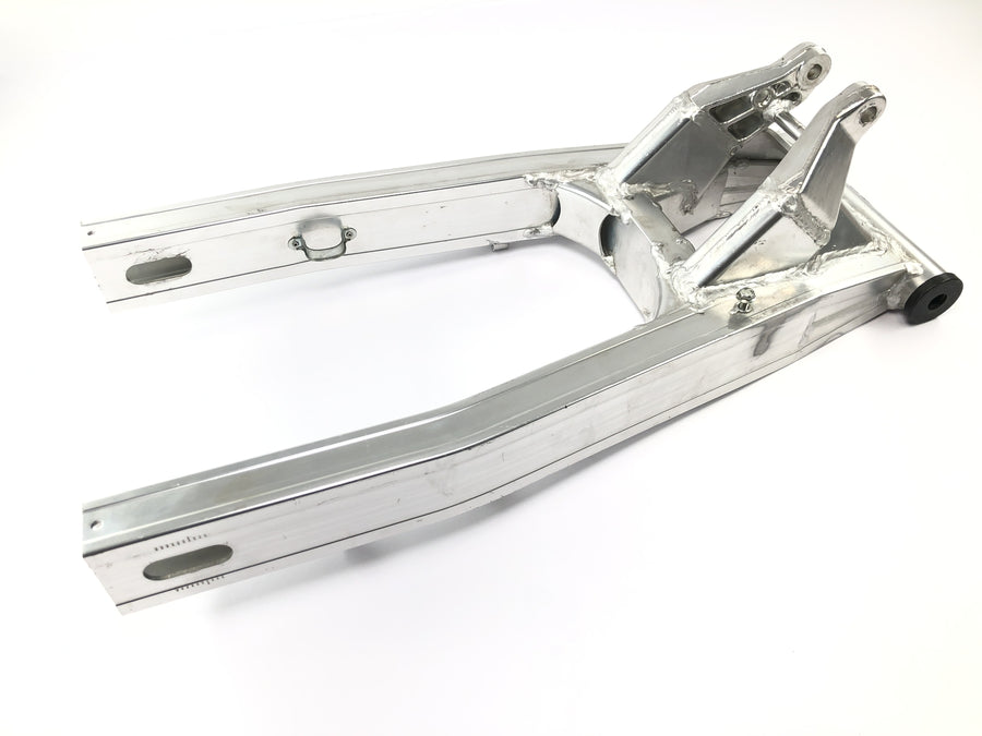Suzuki GSX R 1100 GU74C [1987] - Swingarm rear wheel swing arm aluminum swingarm