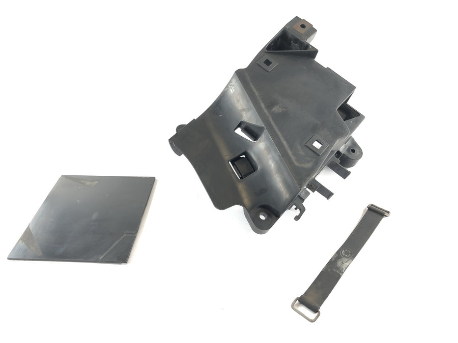 Yamaha XVS 650 Drag Star VM02 [1998] - Battery cover battery box
