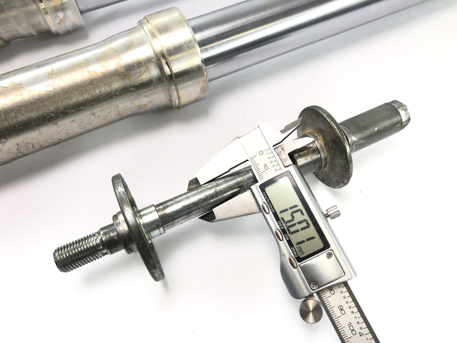 Kawasaki KX 250 [1982] - fork telegabel with axis front fork telescopic fork