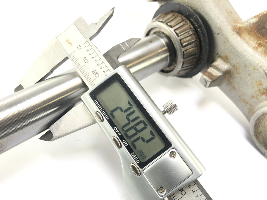 Yamaha XT 125 X [2004] - lower triple clamp