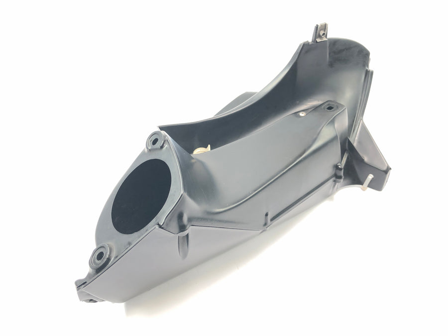 Aprilia RSV 1000 RP Mille [2001] - Air intake duct on the right