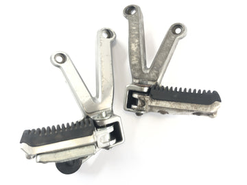 Suzuki GSF 1200 S Bandit WVA9 [2003] - Pediatric footrests with a holder to the left and right footrests