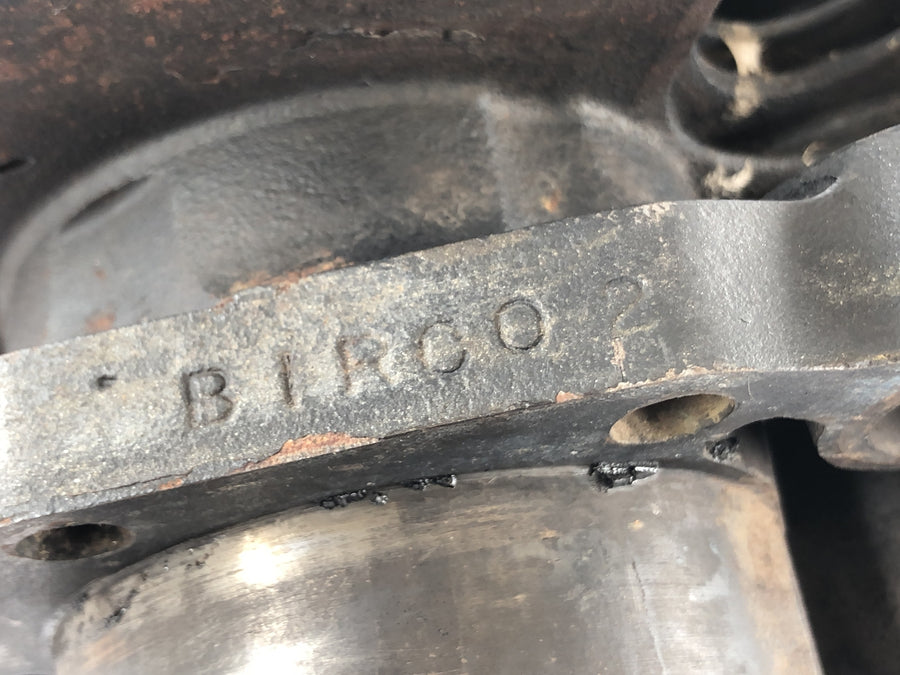 Triumph Bonneville T140V [1976] - cylinder with pistons