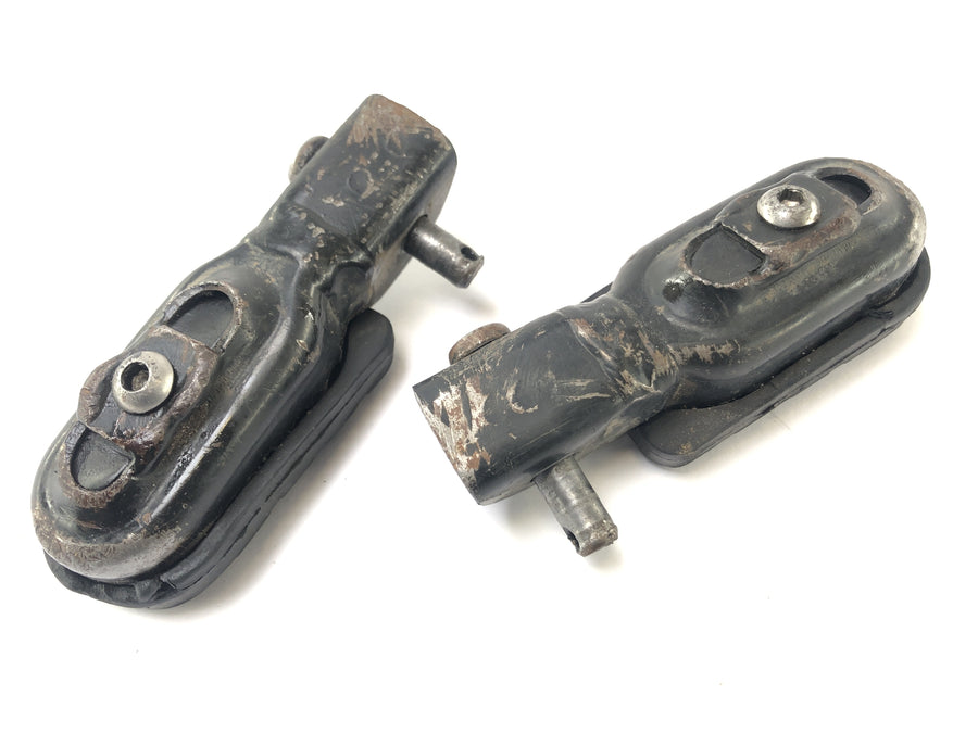 Yamaha XT 125 X [2004] - Rider footrests left and right