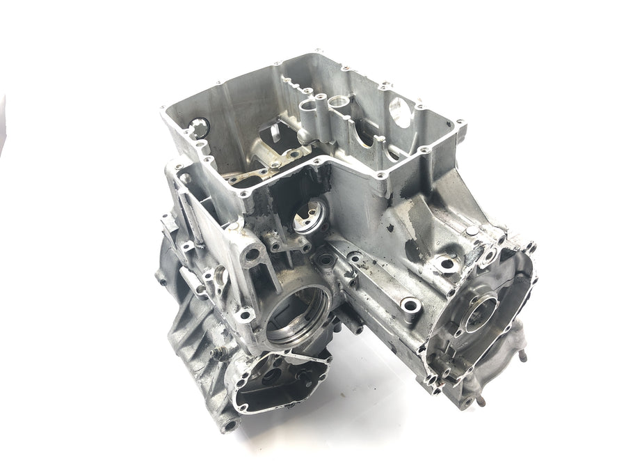 Yamaha YZF R1 RN04 [2001] - Engine block engine housing crankcase with pistons