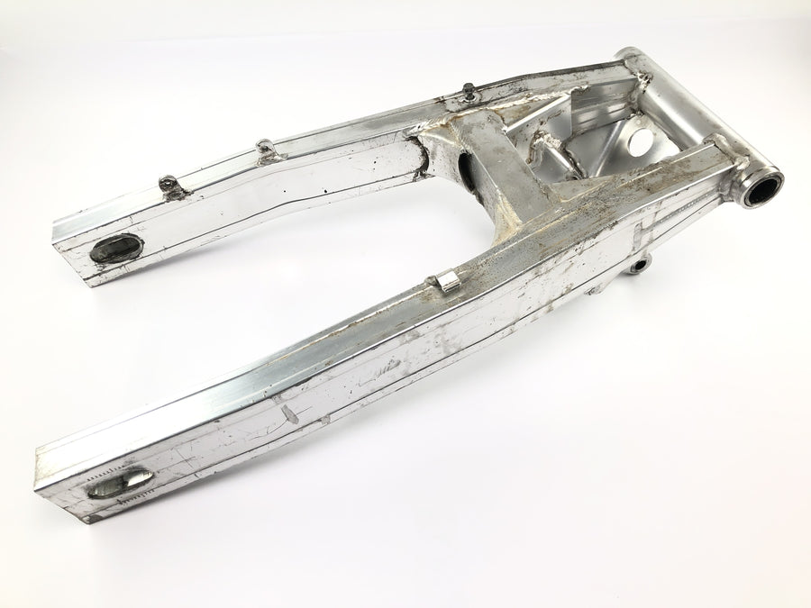 Suzuki GSX R 1100 GU74C [1987] - Swingarm rear wheel swing arm aluminum swing arm