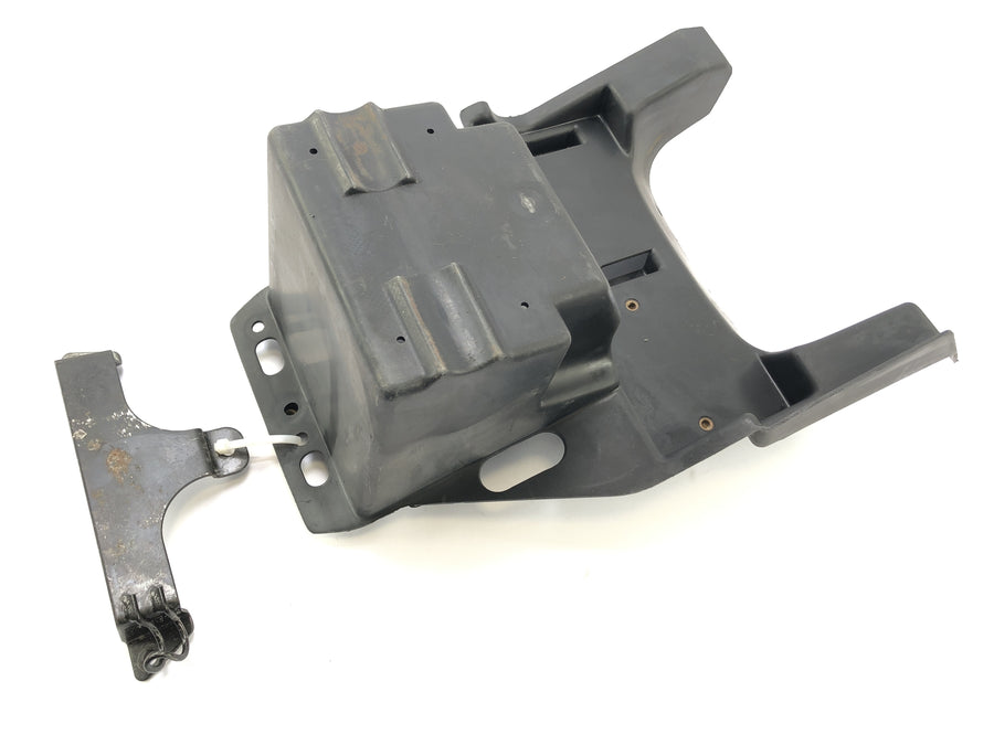 Kawasaki VN 800 Classic [2000] - Battery compartment inner panel