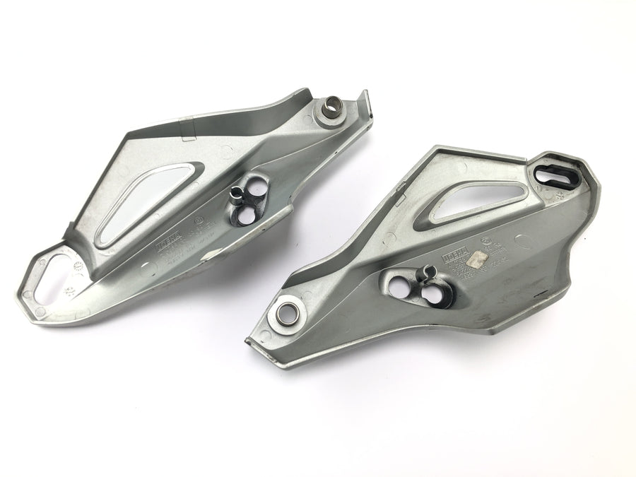 BMW R 1200 R R1ST [2008] - Headlight mount, indicator mount at the front