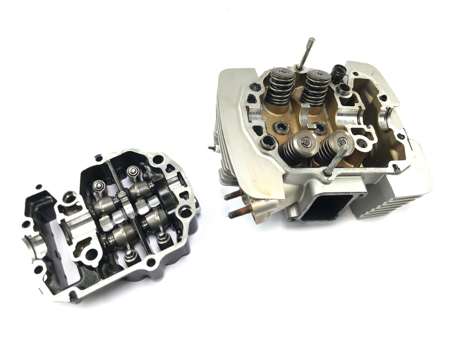 Kawasaki VN 1600 Classic VNT60A [2007] - Cylinder head front valve train head engine upper part