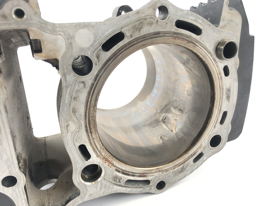 Kawasaki VN 1600 Mean Streak VNT60B [2005] - Front cylinder with piston