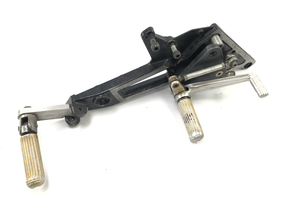 Kawasaki GPZ 1000 RX [1987] - Footrest system Footrest plates with footrests and pedals left and right