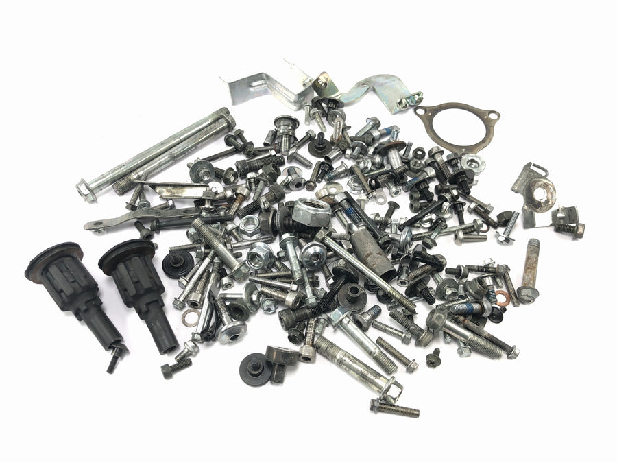 Suzuki GSF 1250 SA Bandit WVCH [2007] - remaining parts and screws mixed lot of small parts