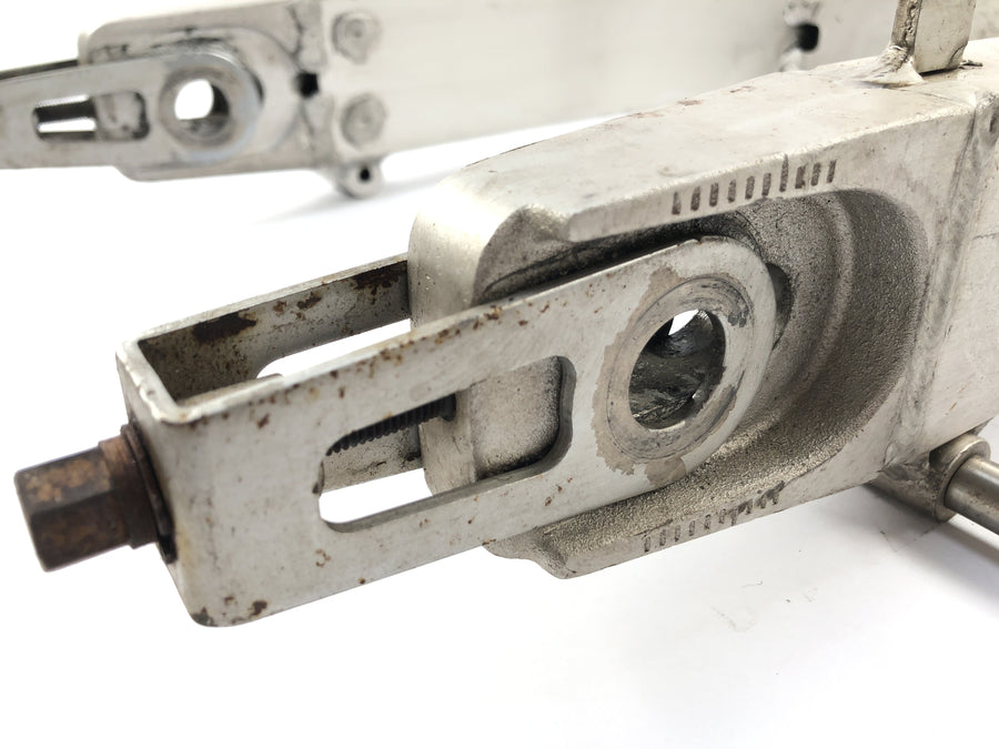 Suzuki GSX R 1100 GV73B [1990] - Schwinge rear wheel swing