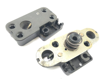 Kawasaki ZR7 ZR750F [1999] - Seat lock seating - 0