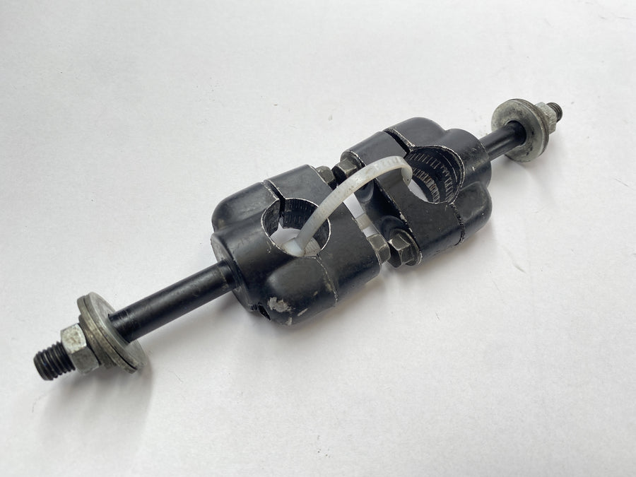 Yamaha XT 600 Z Ténéré 1VJ [1986] - handlebar holder riser grip bracket clamping holder set couple