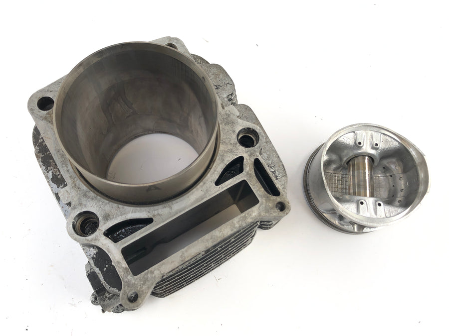 Yamaha XT 550 5Y3 [1982] - cylinder with piston