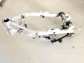 BMW F 650 GS R13 [2002] - frame with papers