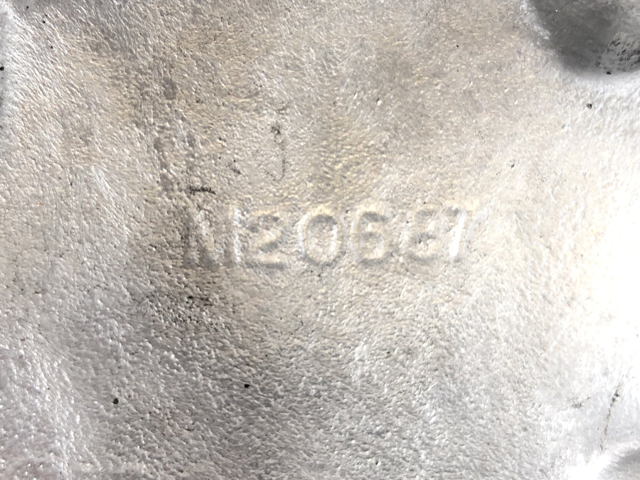 Triumph Bonneville T140V [1976] - Geared cover Motor lid on the right
