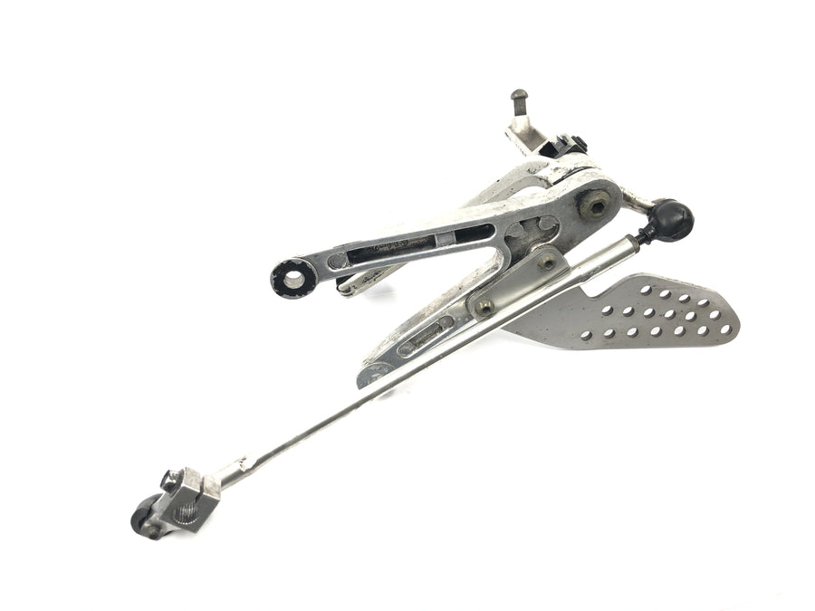 Yamaha YZF R1 RN04 [2001] - left footrest system with shift lever and shift linkage