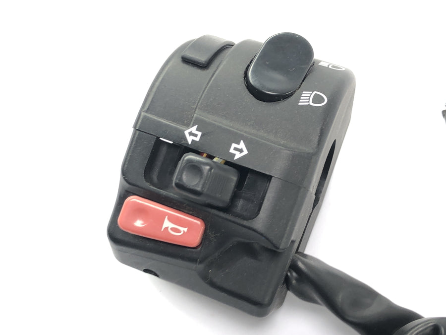 Triumph Sprint ST 1050 [2005] - handlebar switch on the left multifunction switch
