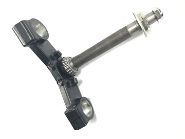 Triumph Daytona 900 T300D [1996] - lower fork bridge, control head clamp