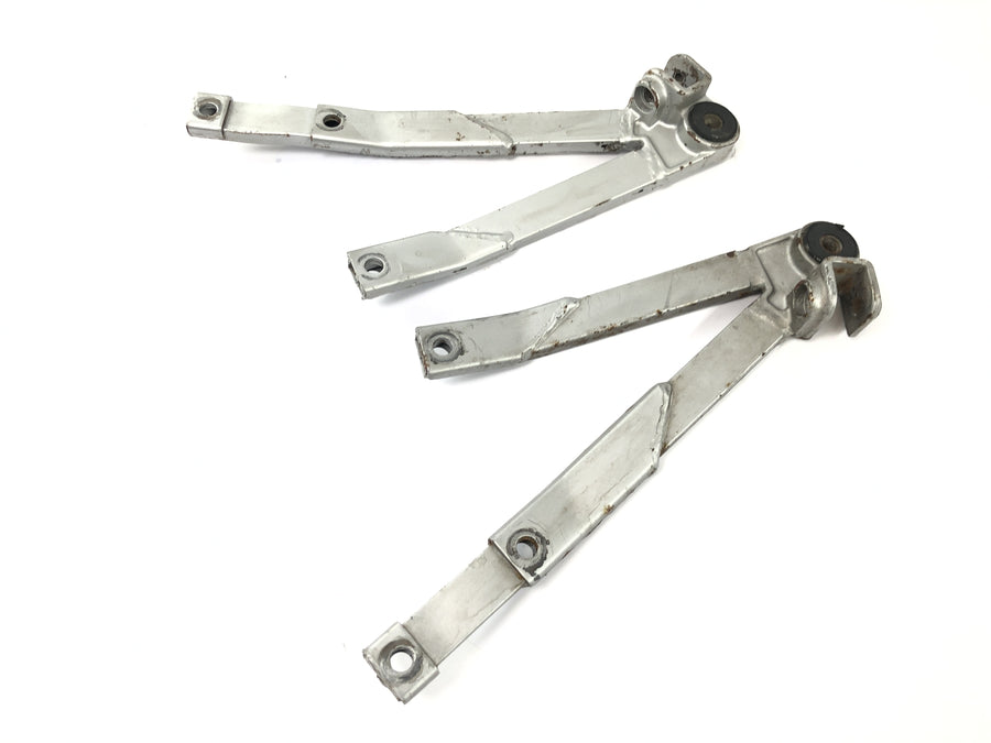 Suzuki RG 250 Gamma GJ21D [1987] - Passenger footrest holder rear passenger footrest holder pair