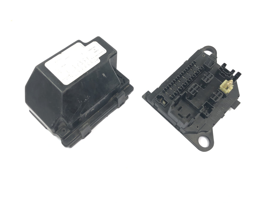 Kawasaki GPZ 1000 RX [1987] - Fuse box housing relay box fuse box holder