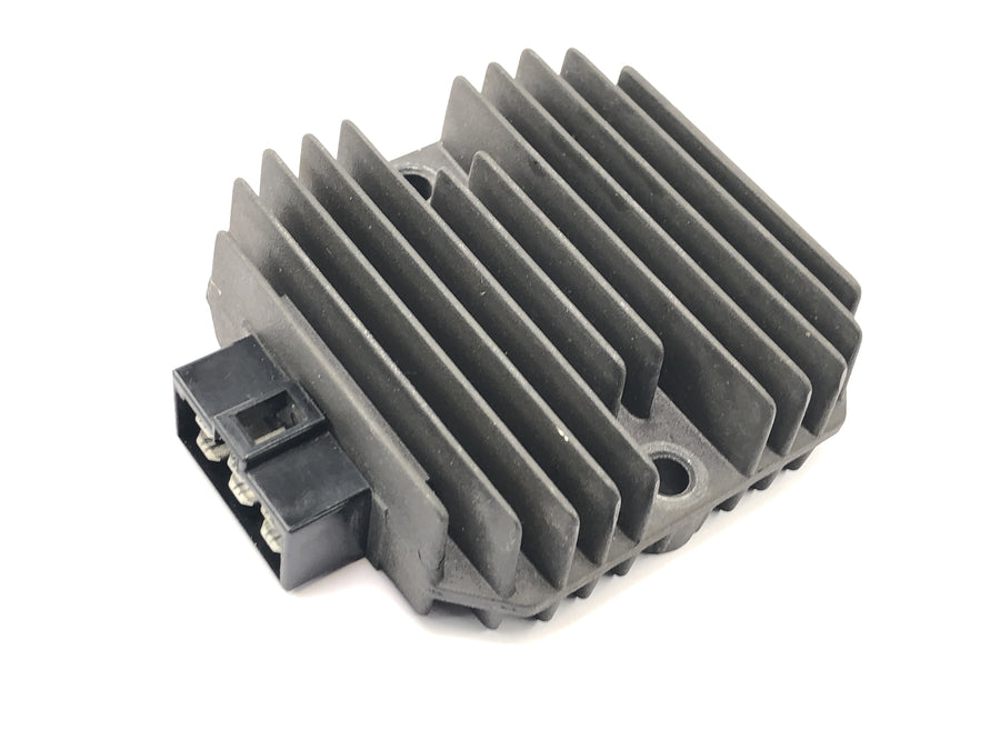Kawasaki ZXR 400 ZX400L [1992] - Voltage regulator rectifier regulator