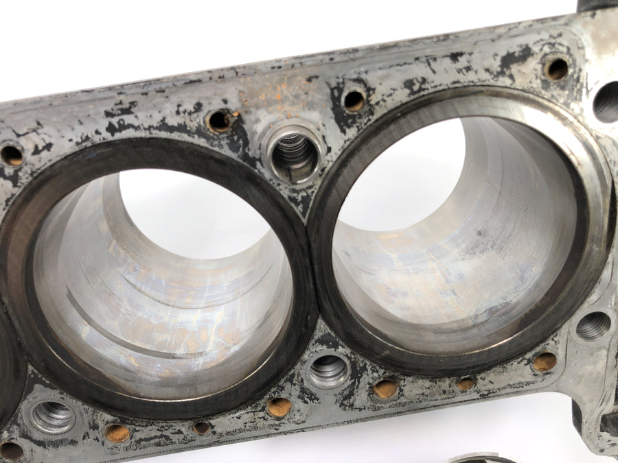 Kawasaki ZX -10 ZXT00B [1990] - cylinder cylinder block with piston