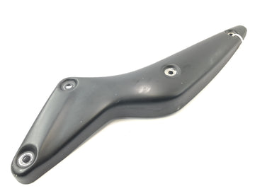 Suzuki VZ 1500 WVCU [2011] - Rear fender strut right bracket rear fender