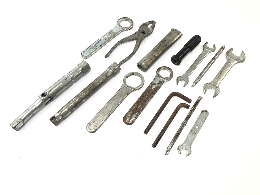Suzuki GSX-R 1100 W GU75 C [1994] - On-board tools tool set tool bag