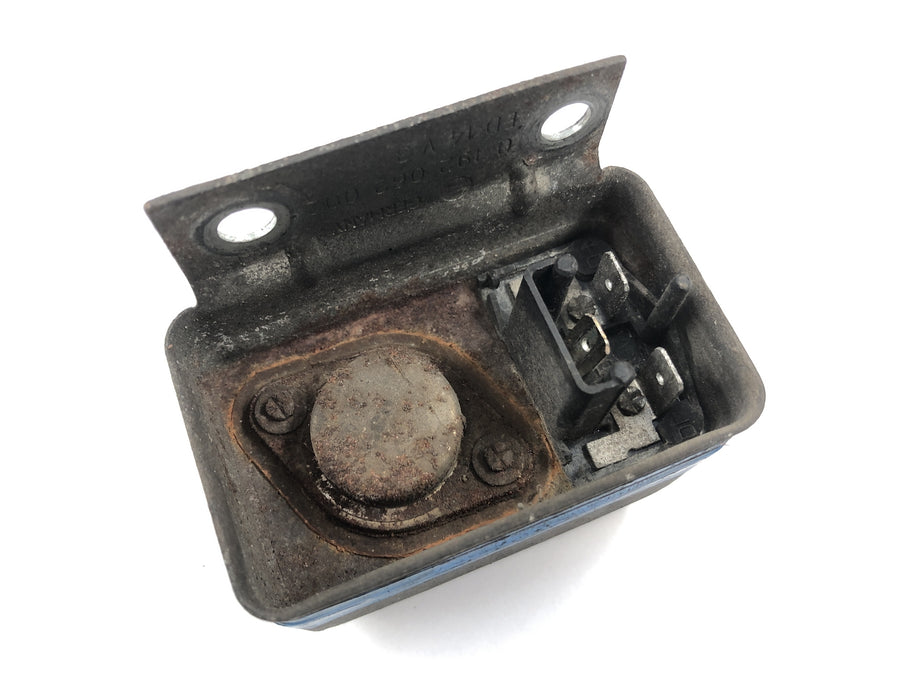 Moto Guzzi California II VT [1985] - Tension regulator light machinery regulator