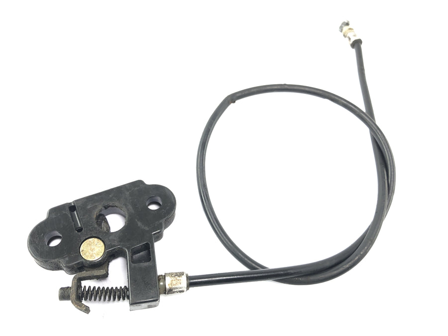 Triumph Daytona 900 T300 [1993] - seat lock with Bowden train