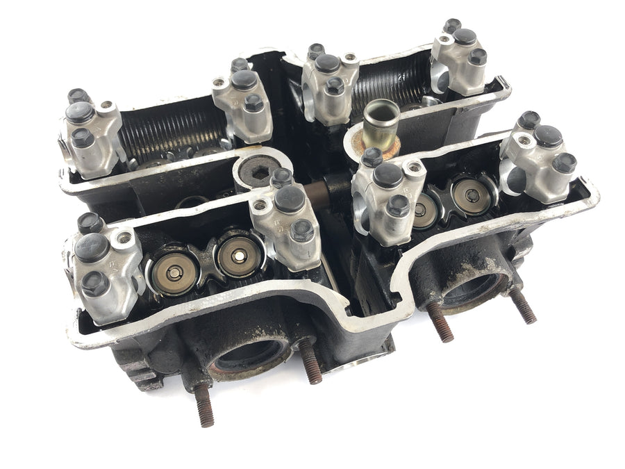 Yamaha V Max 1200 2we [1996] - cylinder head at the back