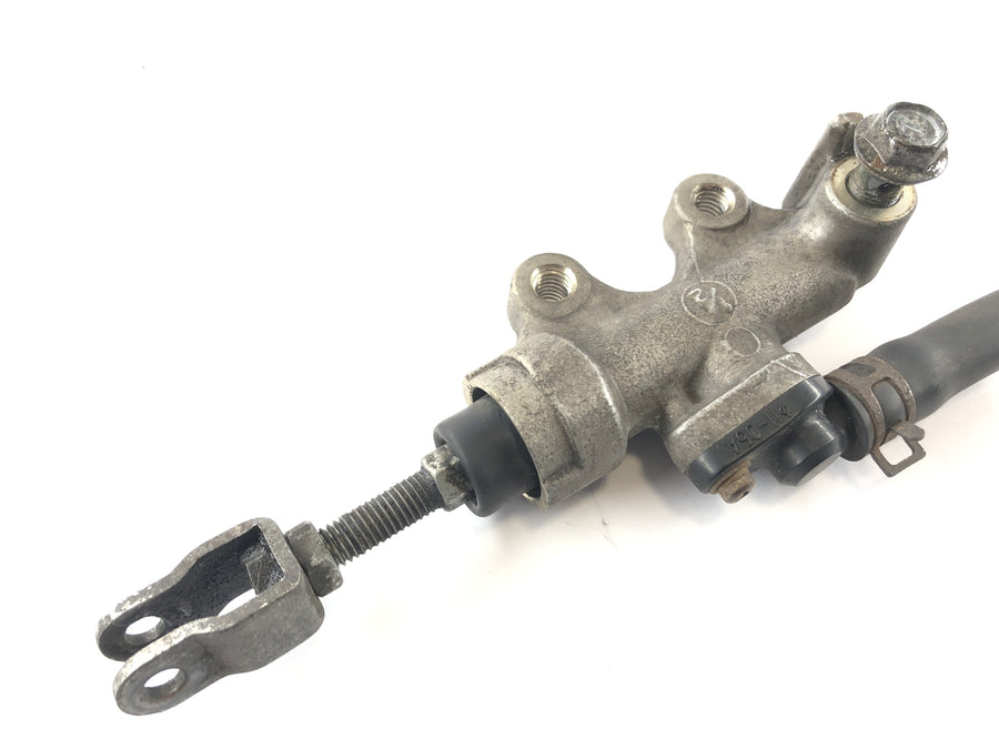 Suzuki Bandit 1200 GV75A [1998] - rear brake pump
