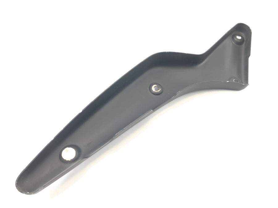 Suzuki VZ 1500 WVCU [2011] - Rear fender strut left bracket rear fender