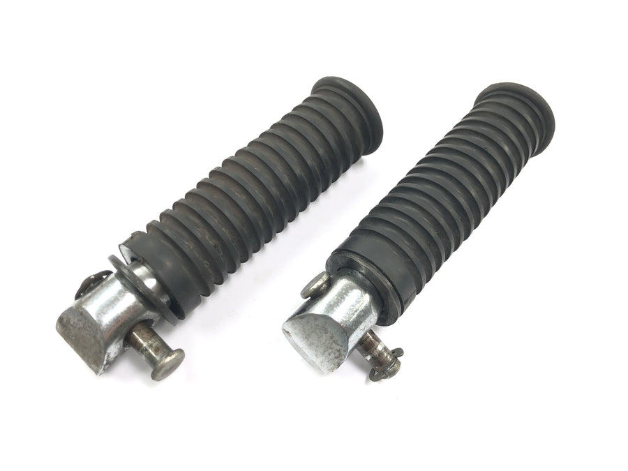 Kawasaki VN 800 VN800A [1996] - Rear passenger footrests foldable