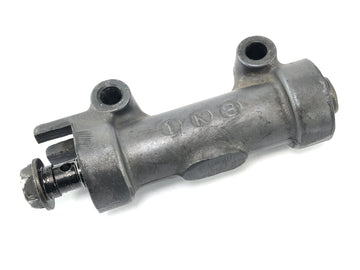 Kawasaki ZR7 ZR750F [1999] - distributor brake line at the front