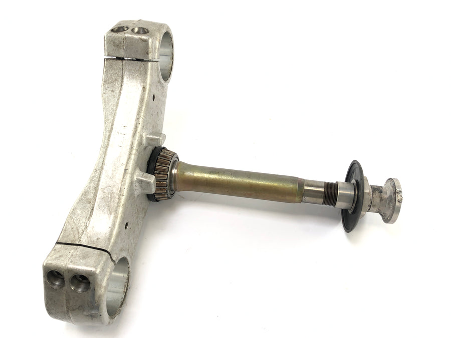 Triumph Daytona 955i T595 [1999] - Lower crankshaft bridge